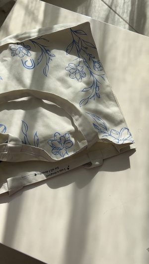 Tote bag